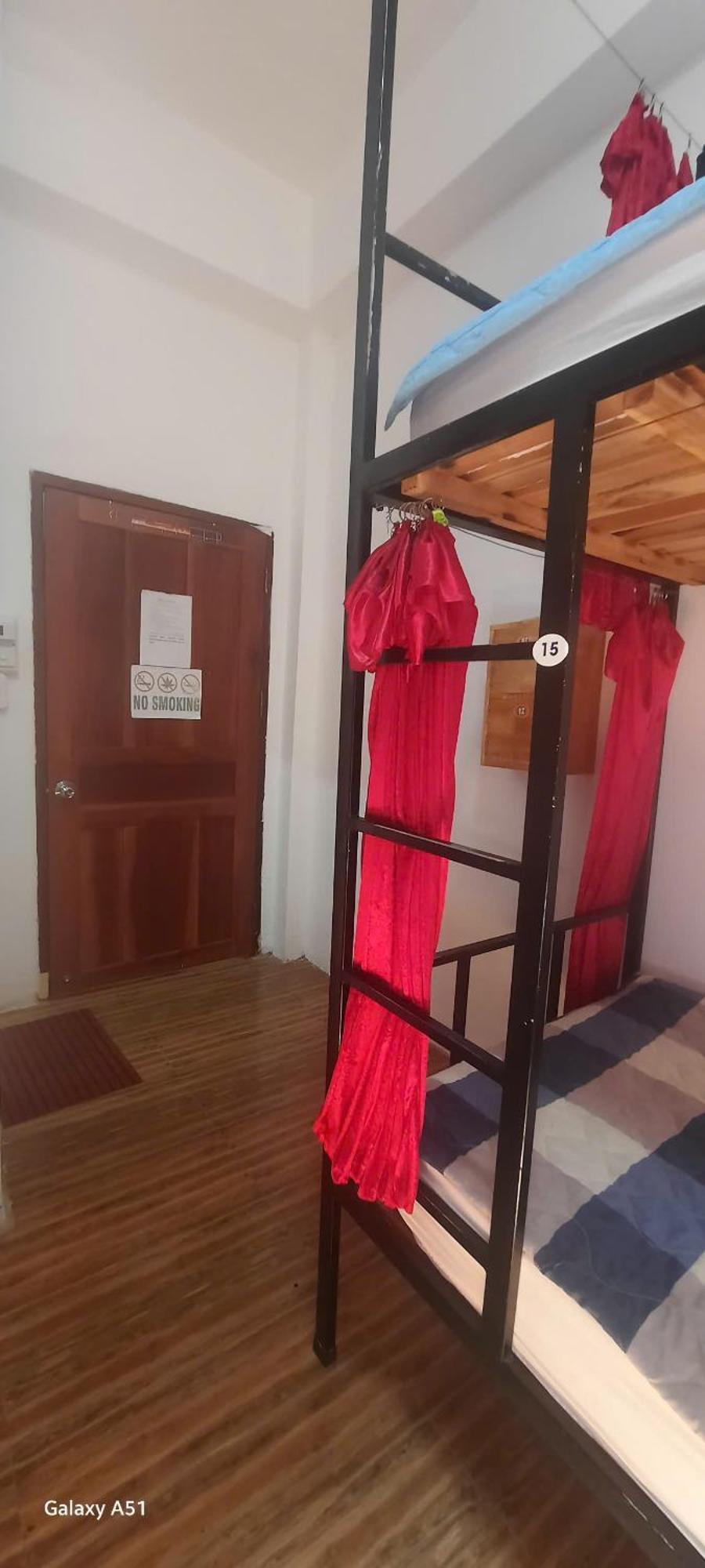 Aurora Backpackers Hostel Луангпхабанг Экстерьер фото